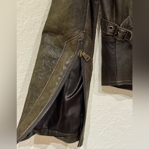 Andrew Marc Vintage 100% Leather Cropped Moto Jacket Unisex Size XS - Picture 9 of 15